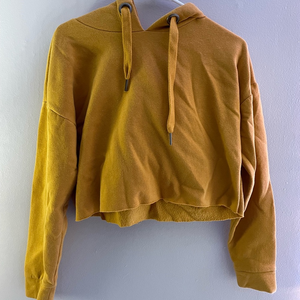 Charlotte Russe Yellow Cropped Sweatshirt
